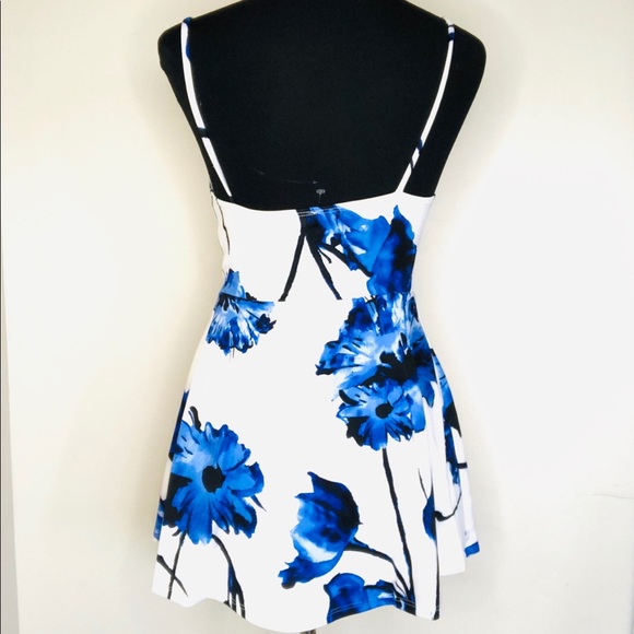 💙CHOCOLATE Romper Blue & White Floral Skort CUTE! - Picture 4 of 9